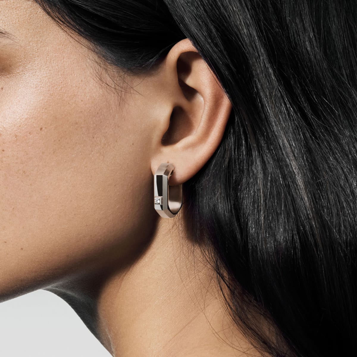 Boucles d'oreilles Mixte Or Blanc Diamant Mono créole Moderniste MM 14680-WG